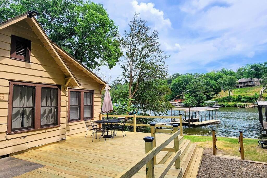 #05 - Lakefront Two Bedroom Cottage- Pet Friendly Гот-Спрінґс Екстер'єр фото